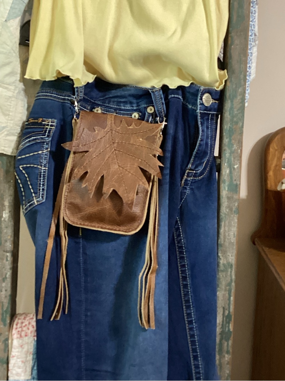 Hand Crafted Brown Leather Crossbody Bag with Fringe - Picture 5 of 8